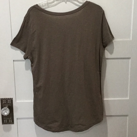 Old Navy graphic Tee - Picture 3 of 3